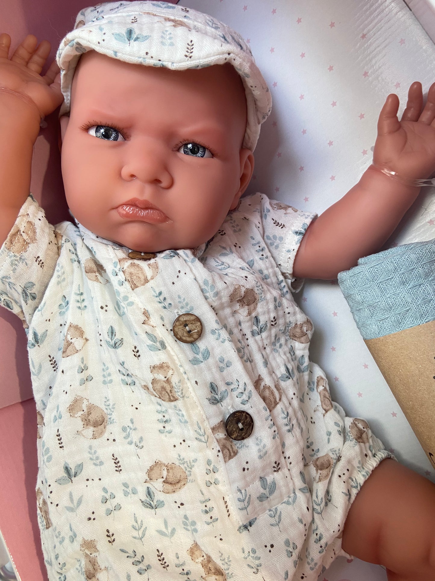 "Mi primer Reborn" Bertin con coperta e berretto - Locotoys